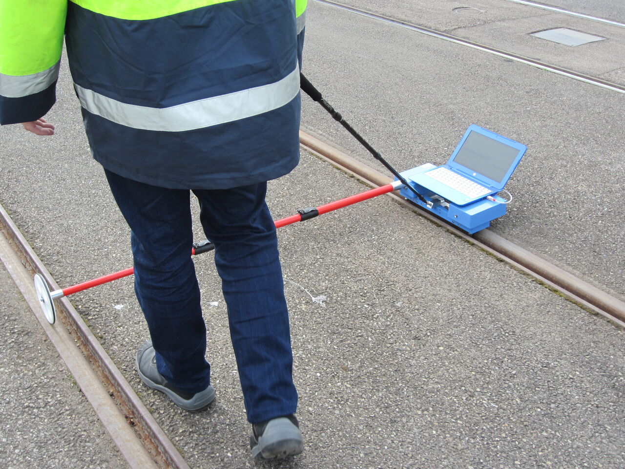 Mesure de la rugosité d'un rail de tramway